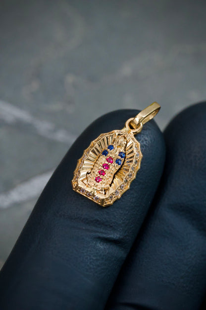 Dije Virgen de Guadalupe con Swarovski 1.35gr / 2.1cm / 9.8mm — Oro Amarillo