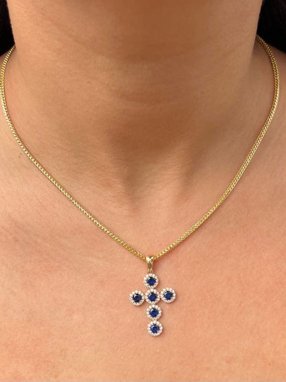 Dije cruz con swarovski blanco y azul 3.45gr / Largo 3.7cm — Oro Amarillo
