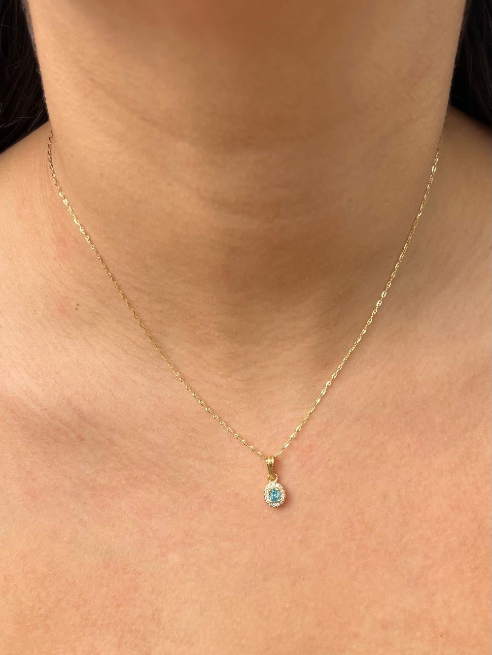 Dije con swarovski azul y blanco 1.1gr / Largo 1.5cm — Oro Amarillo