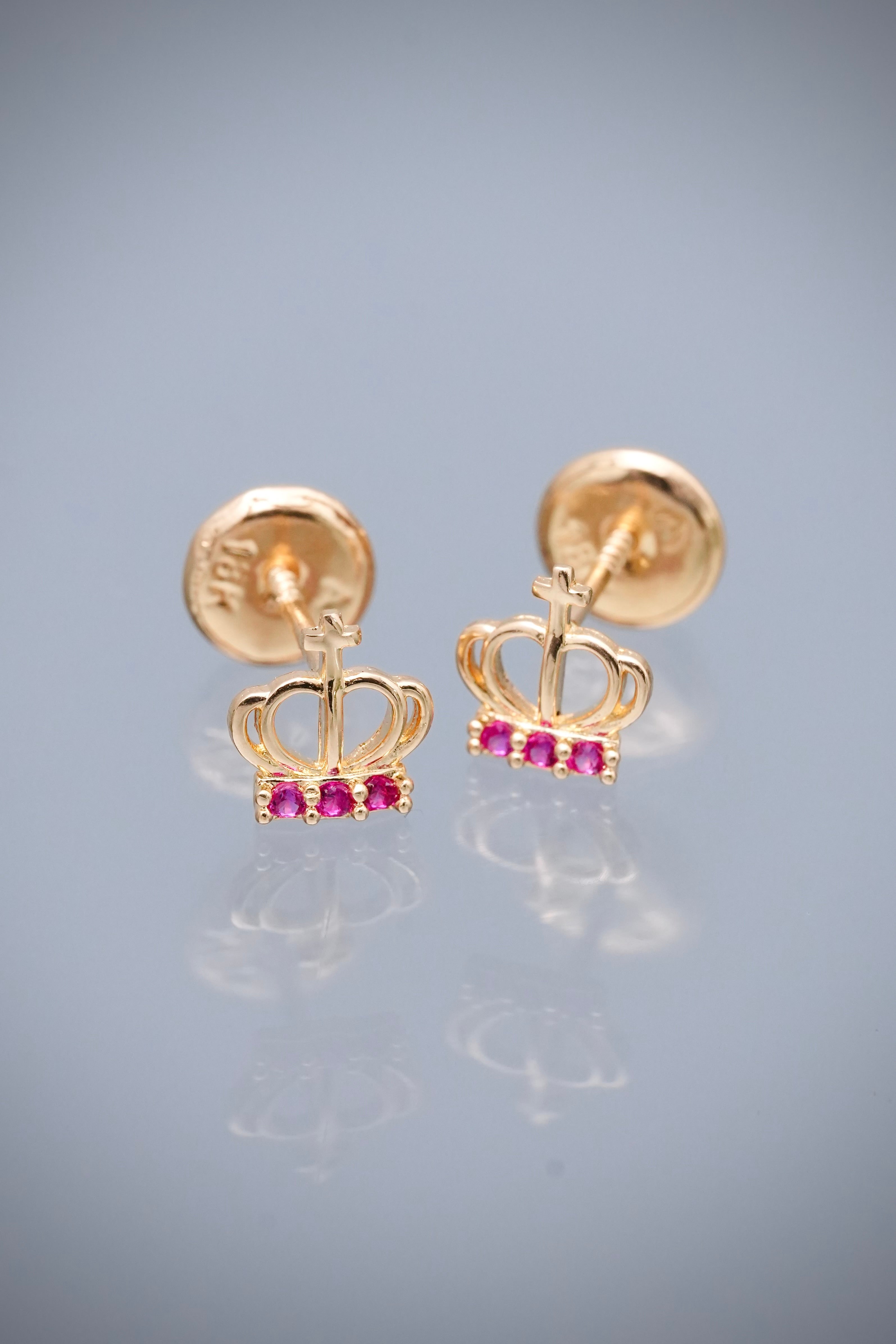 Topos corona con swarovski fucsia 0.6gr / Largo 0.6cm — Oro Amarillo