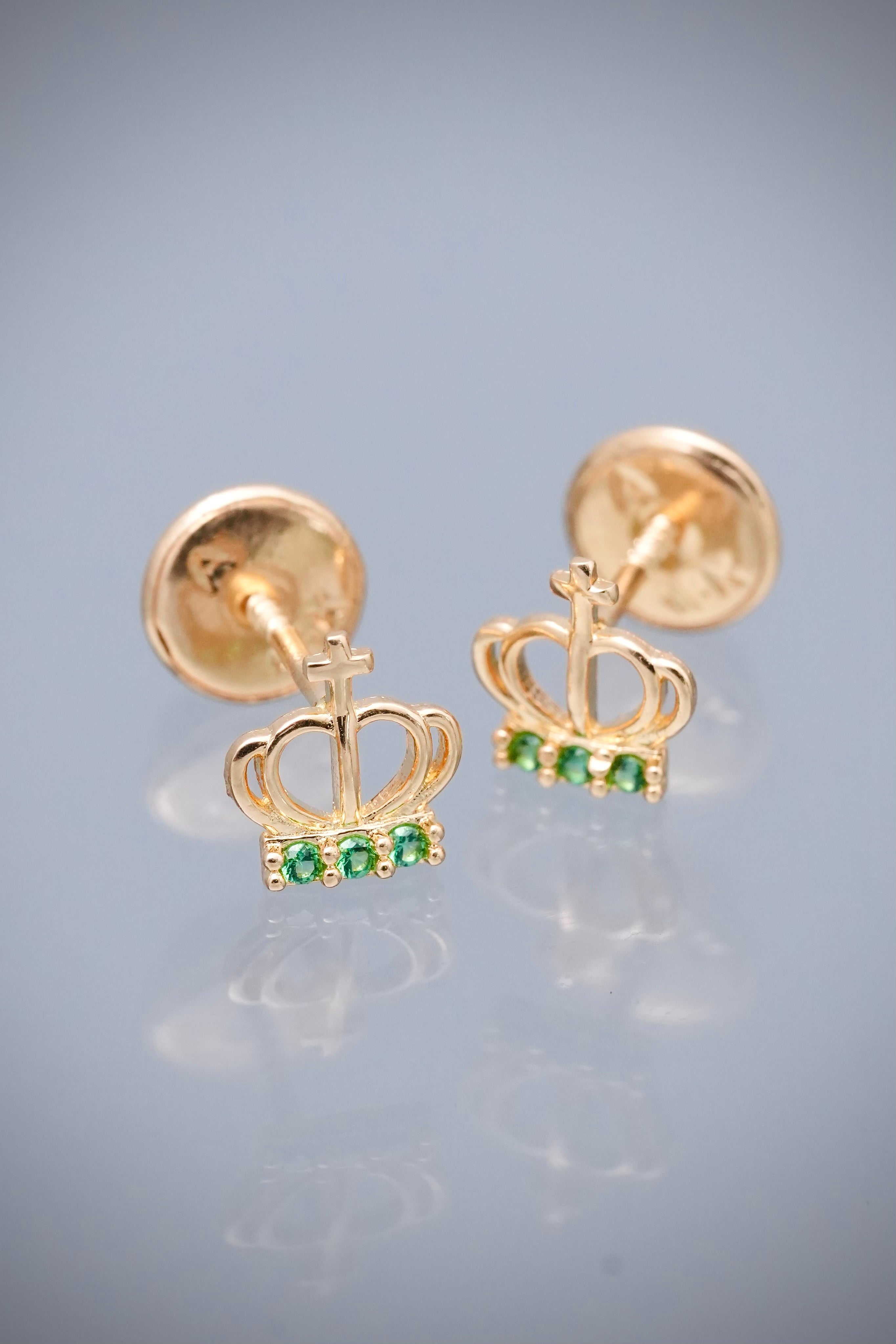 Topos corona con swarovski verde 0.6gr / Largo 0.6cm — Oro Amarillo
