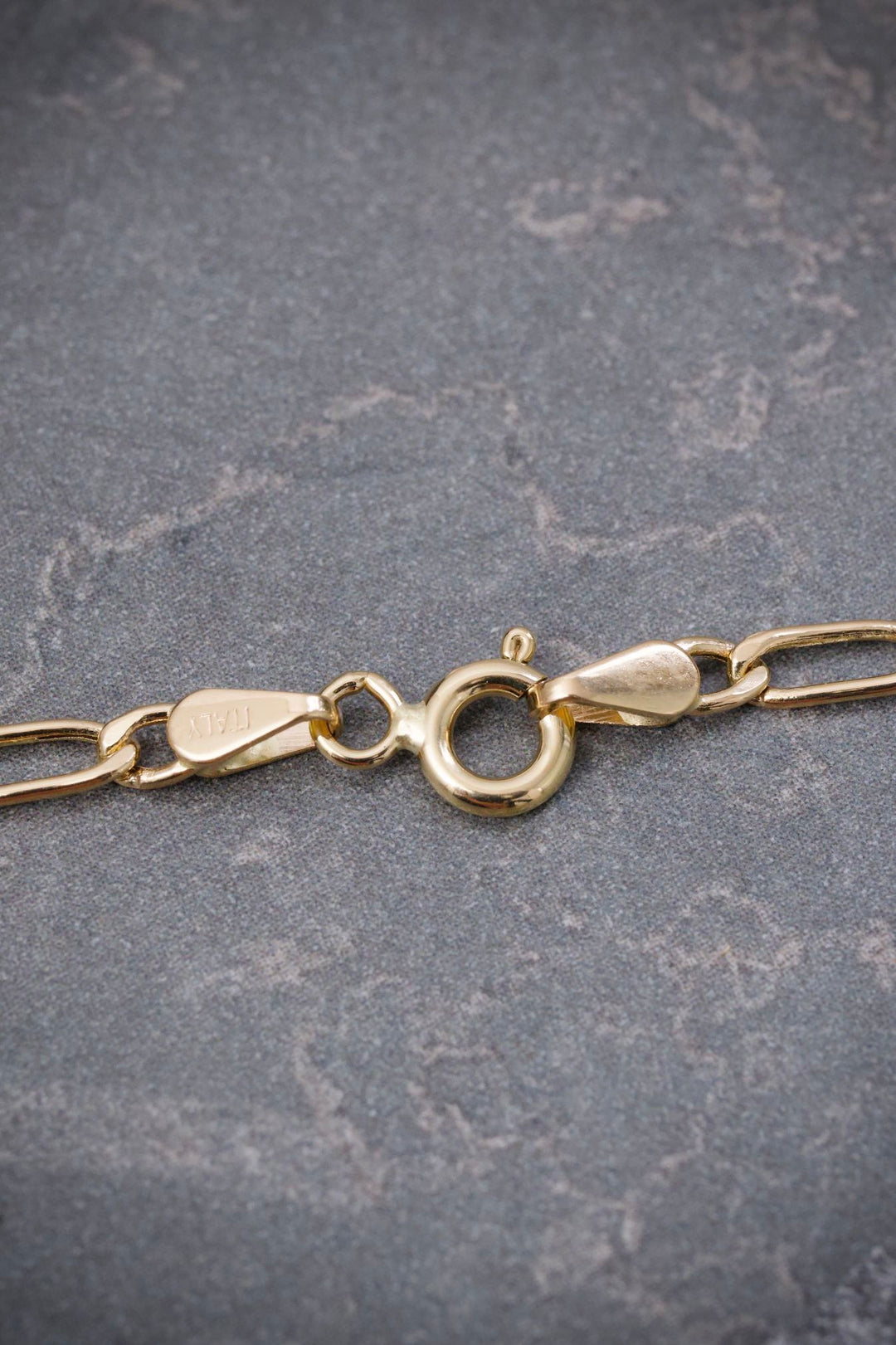 Cadena Figaro 2.75gr / 45cm / 2.6mm — Oro Amarillo