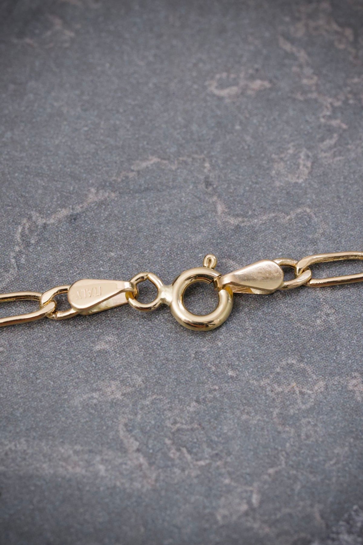 Cadena Figaro 2.75gr / 45cm / 2.6mm — Oro Amarillo