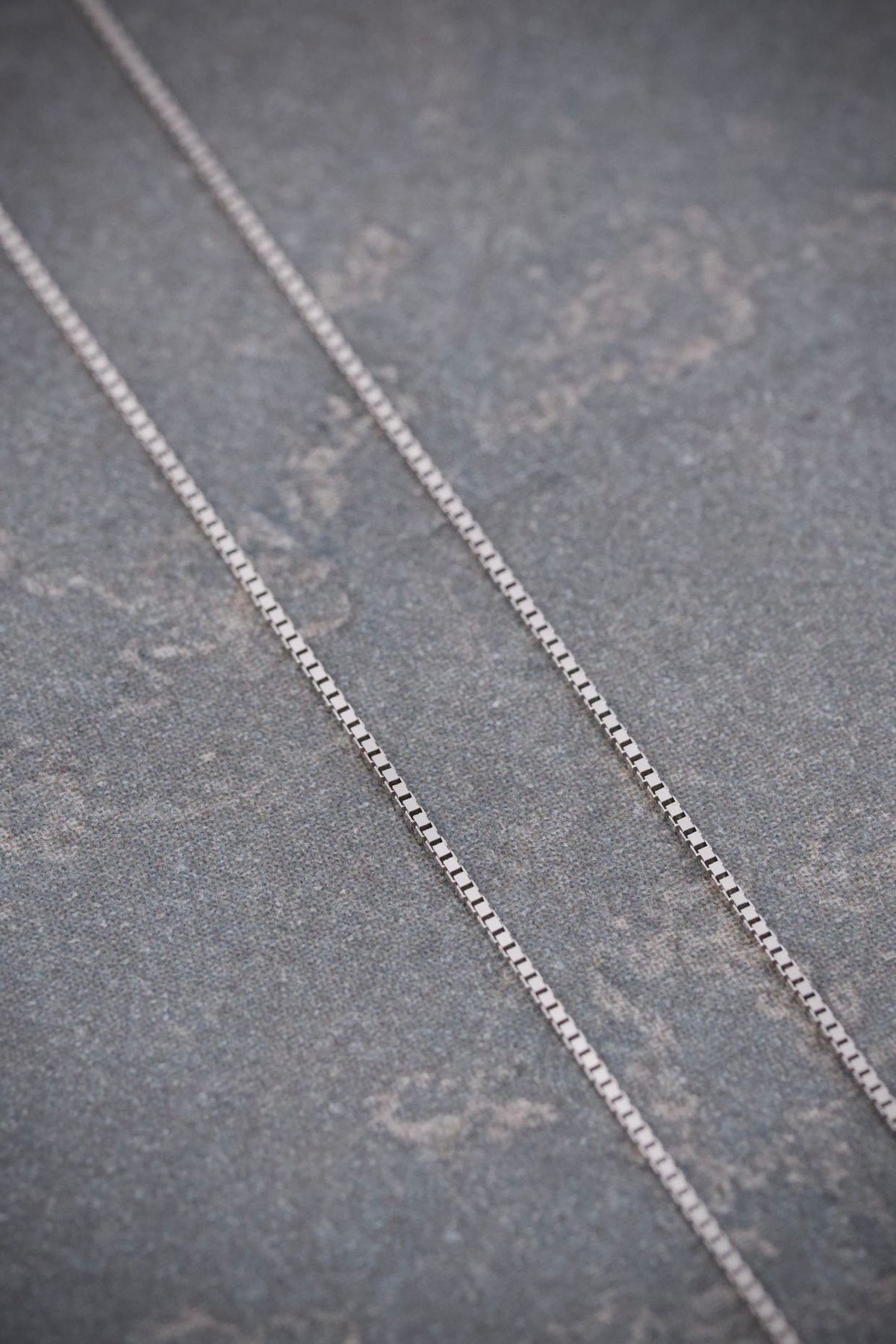 Cadena Veneciana 1gr / 50cm / 0.6mm — Oro Blanco