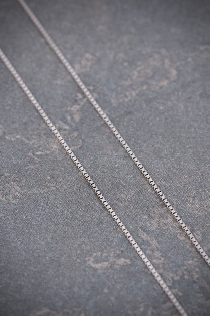 Cadena Veneciana 1gr / 50cm / 0.6mm — Oro Blanco