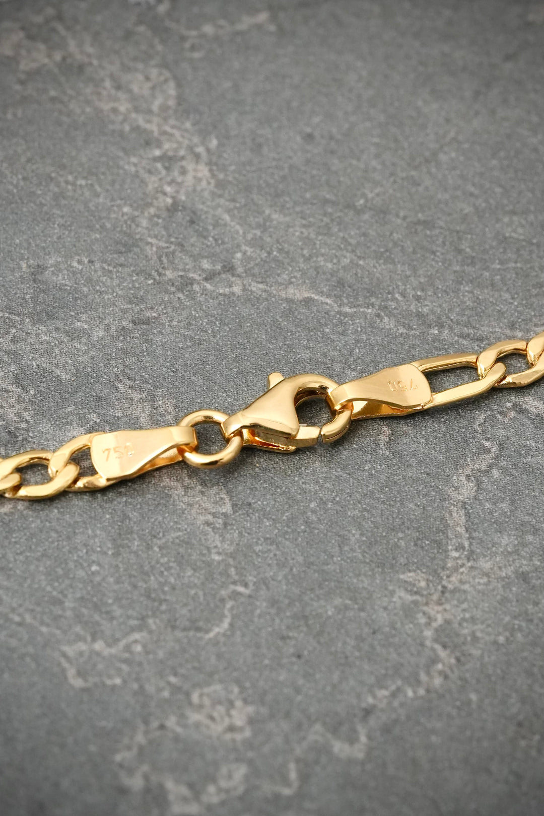 Cadena Figaro 4.5gr / 45cm / 3.4mm — Oro Amarillo