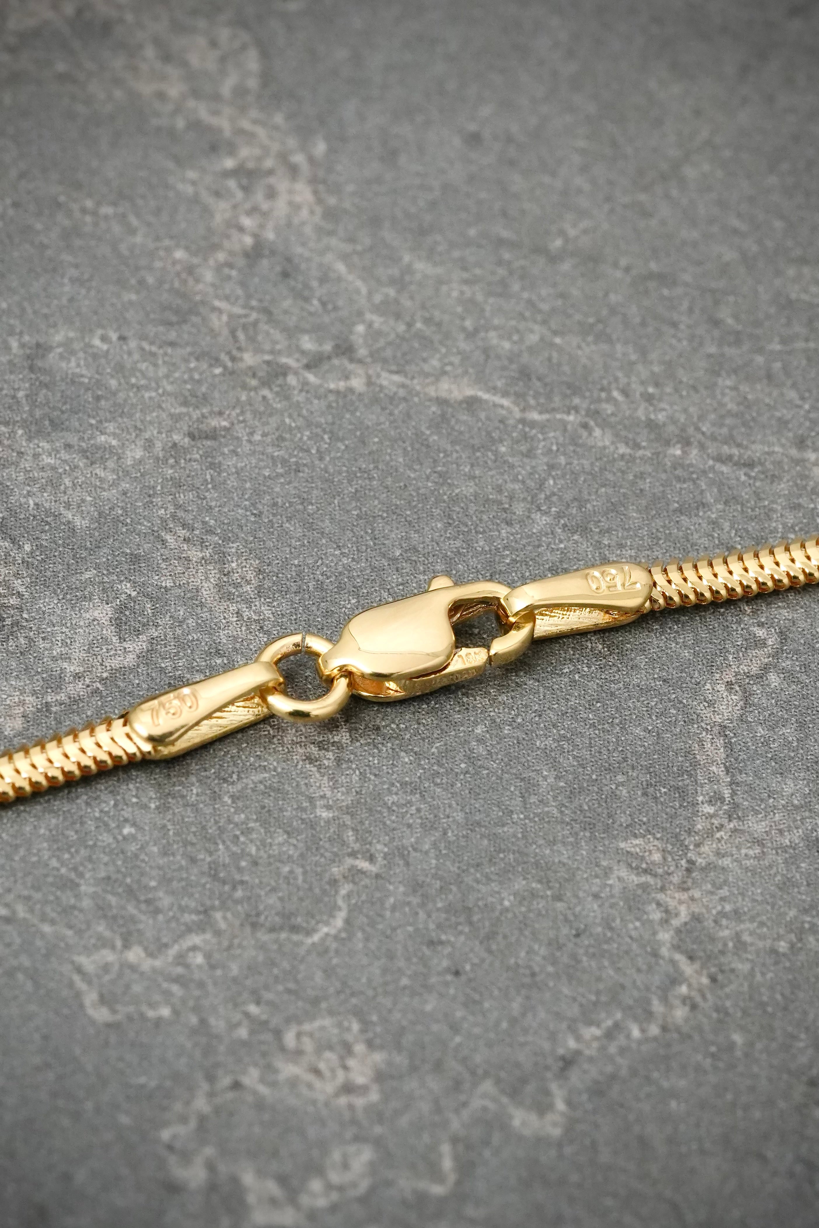 Cadena Veneciana Especial 4.8gr / 45cm / 2.1mm — Oro Amarillo