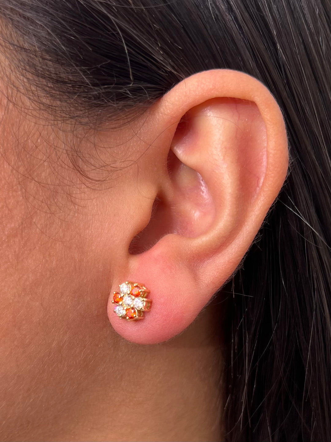 Topos flor con swarovski naranja y blanco 4.95gr / Largo 0.8cm — Oro Amarillo