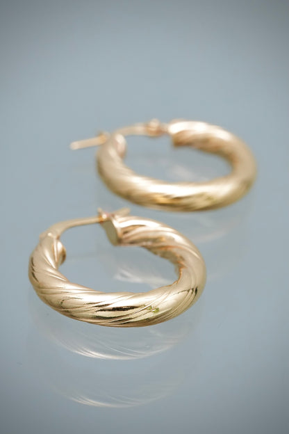 Candongas Semi Entorchadas 2.5gr / 2.3cm / 4.2mm — Oro Amarillo