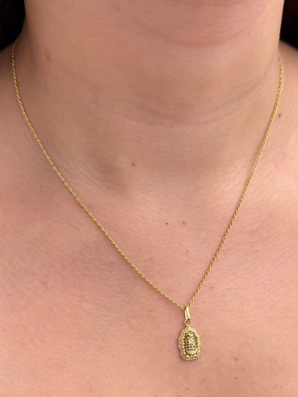 Dije Virgen de Guadalupe con Swarovski 1.3gr / 2.2cm / 10mm — Oro Amarillo