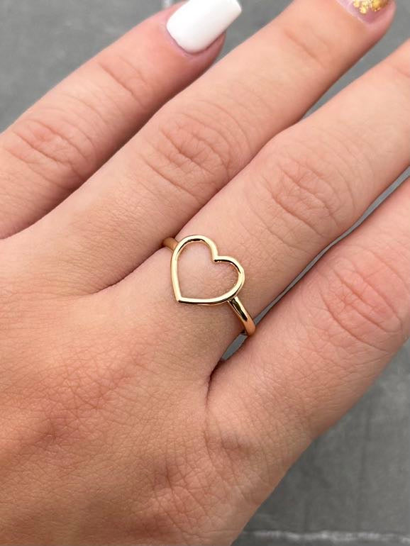 Anillo Silueta Corazon 0.55gr / Talla 6 1/2 — Oro Amarillo