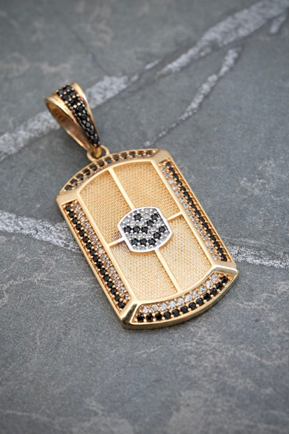 Dije placa con swarovski negro y blanco 5.85gr / Largo 4cm / Oro Amarillo Nac M