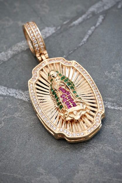 Dije virgen de guadaupe y corona rx con swarovski 16.5gr / Largo 4.5cm — Oro Amarillo