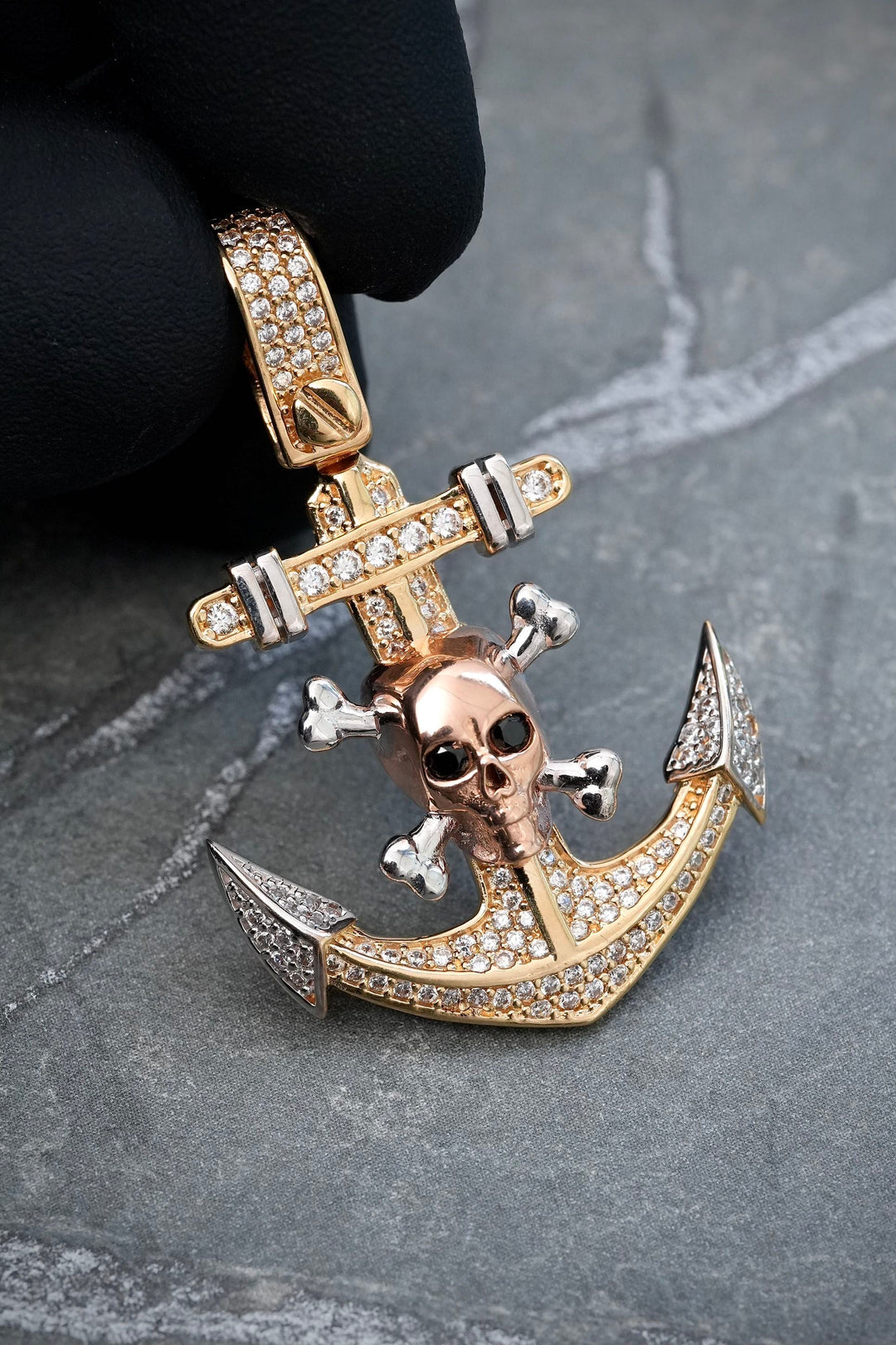 Dije ancla con swarovski blanco 9.05gr / Largo 4.1cm — Tres Oros