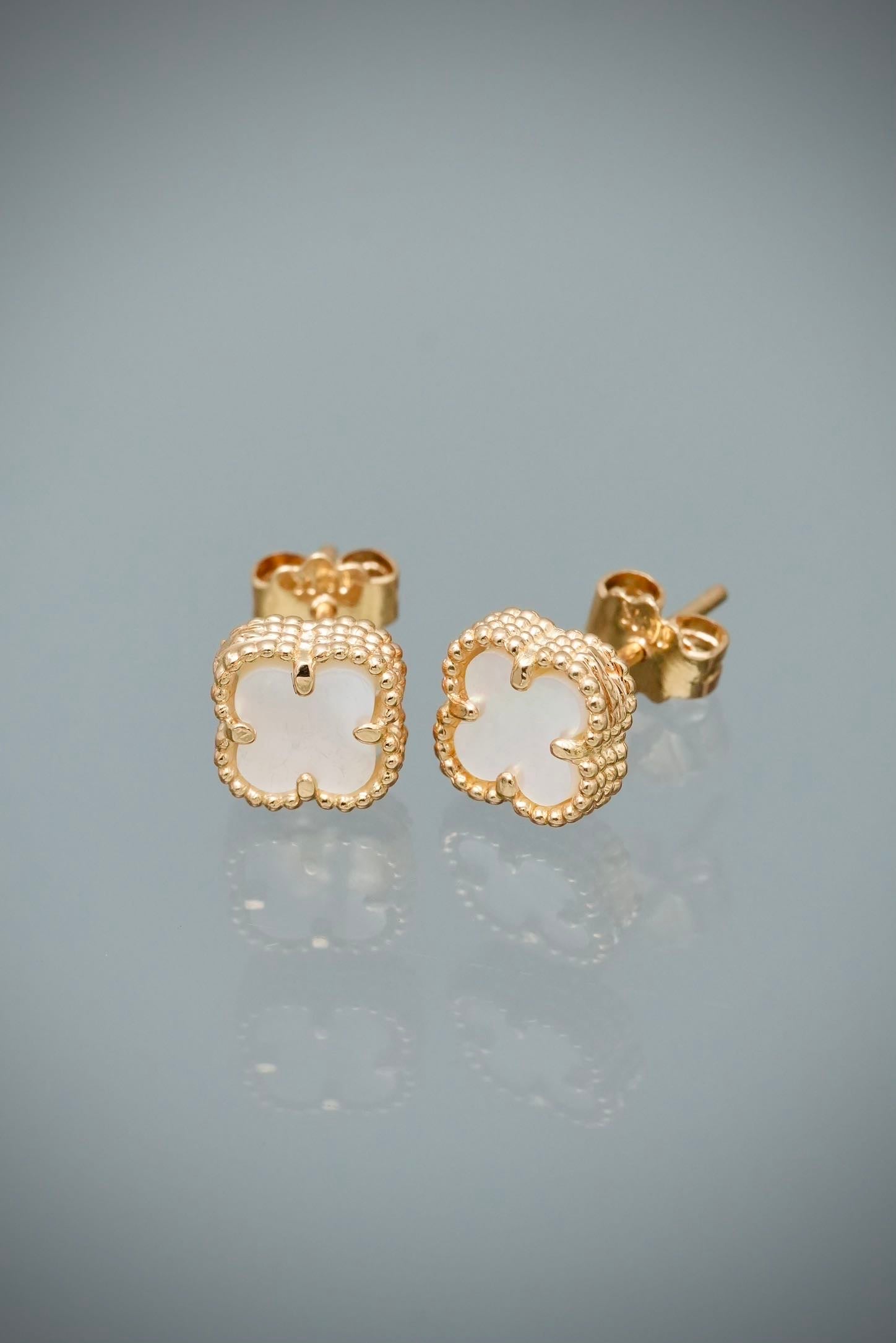 Topos lucky clover piedra blanca 1.75gr / Largo 0.6cm / Oro Amarillo Nac M