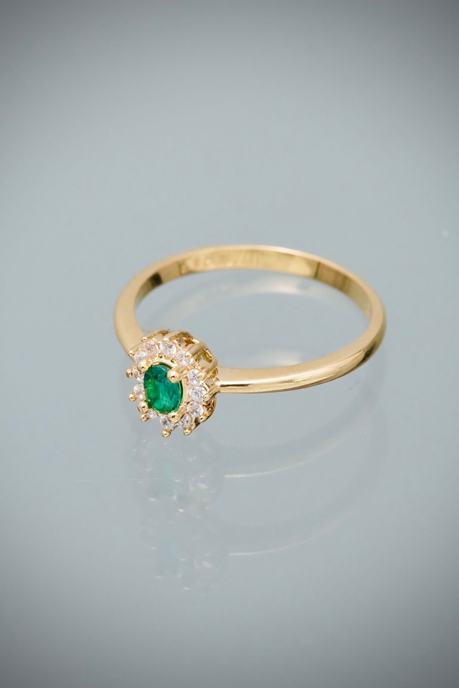 Solitario con swarovski verde y blanco 2.6gr / TALLA 7 1/4 / Oro Amarillo Nac M