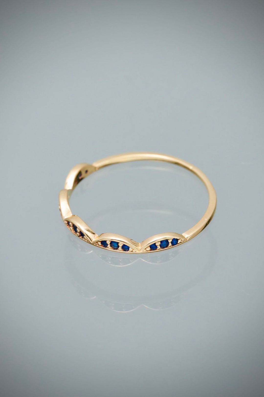 Anillo con swarovski azul 1.1gr / Talla 7 3/4 — Oro Amarillo