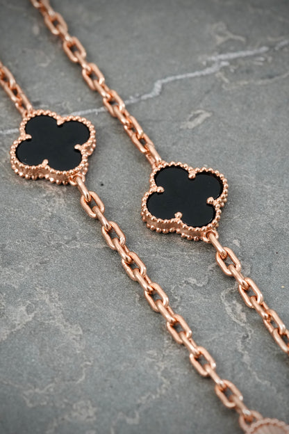 Cadena lucky clover piedra negra y diamantada 29.9gr / Largo 50cm — Oro Rosado