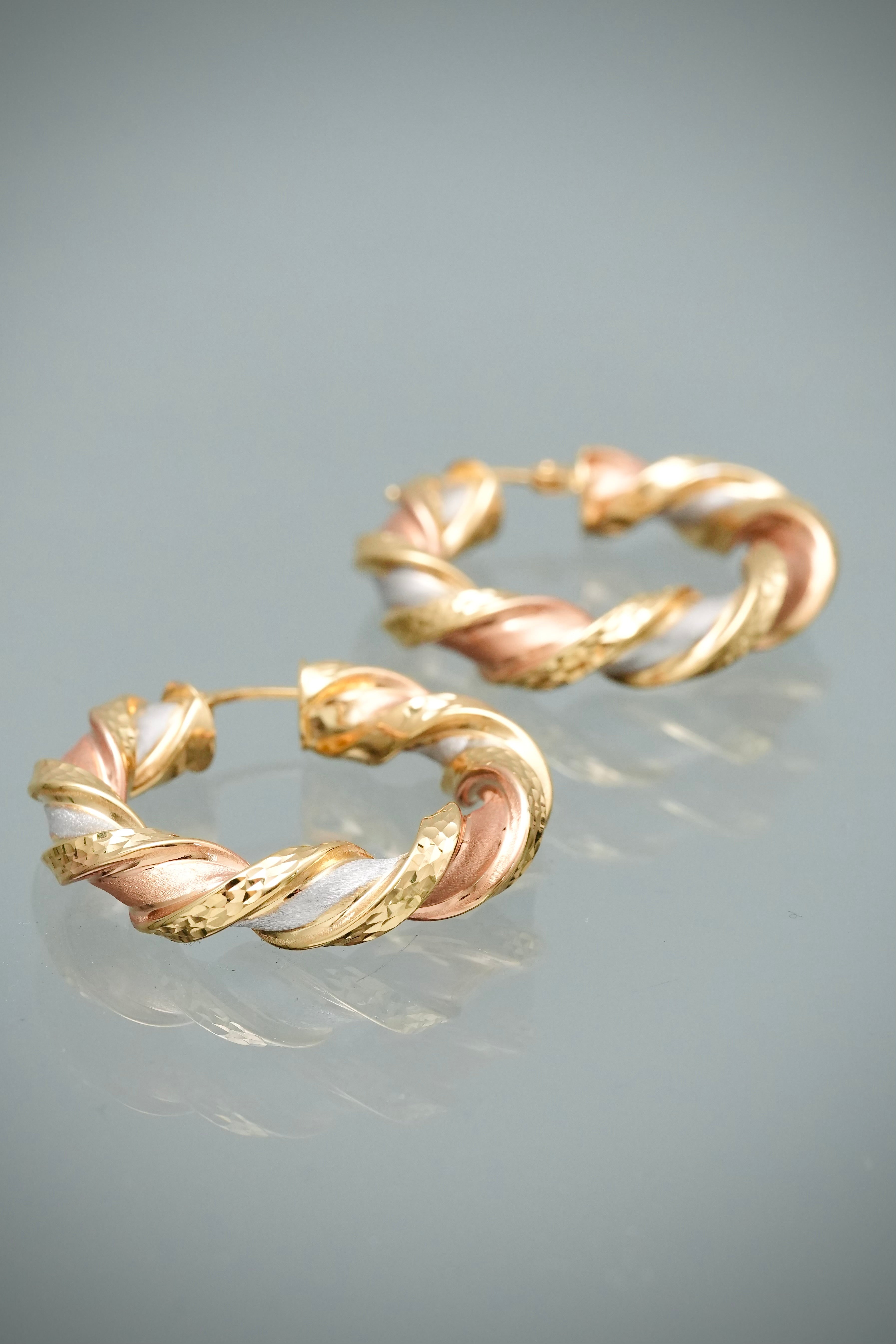 Candongas entorchadas 5.8gr / Largo 3.2cm — Oro Amarillo