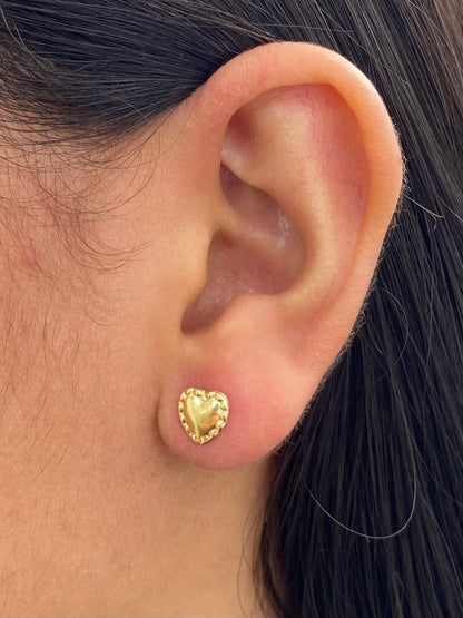 Topos corazon con detalle 0.7gr / Largo 0.8cm — Oro Amarillo