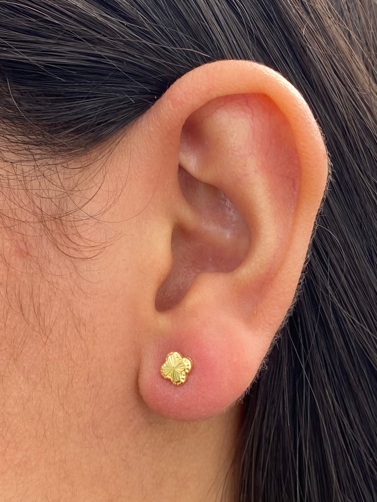 Topos lucky clover diamantados 0.55gr / Largo 0.5cm — Oro Amarillo