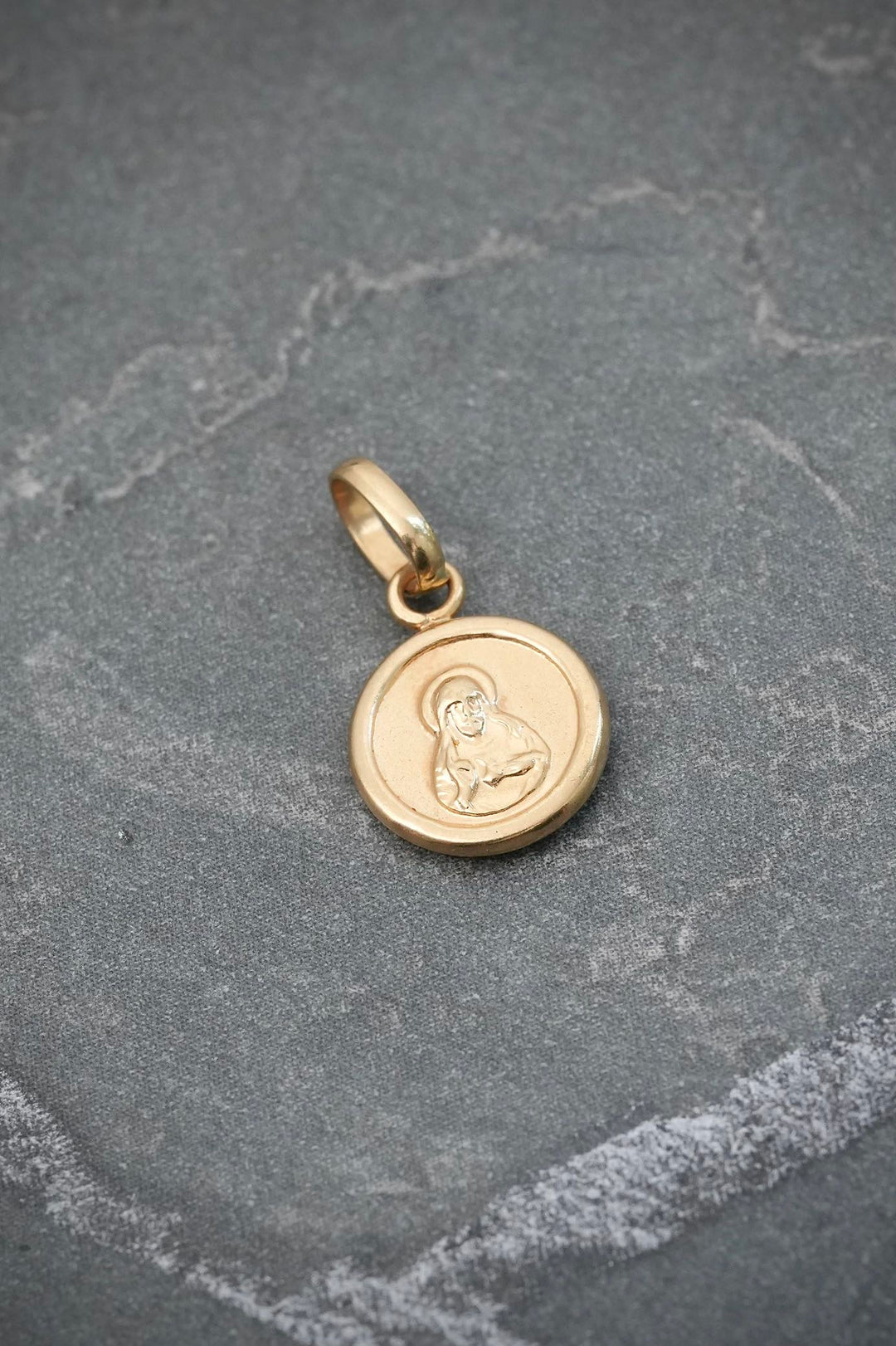 Dije virgen del carmen y corazon de jesus 0.4gr / Largo 1.5cm — Oro Amarillo