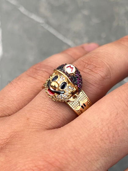 Anillo mario bros con swarovski blanco y fucsia 8.1gr / Talla 9 1/2 — Oro Amarillo