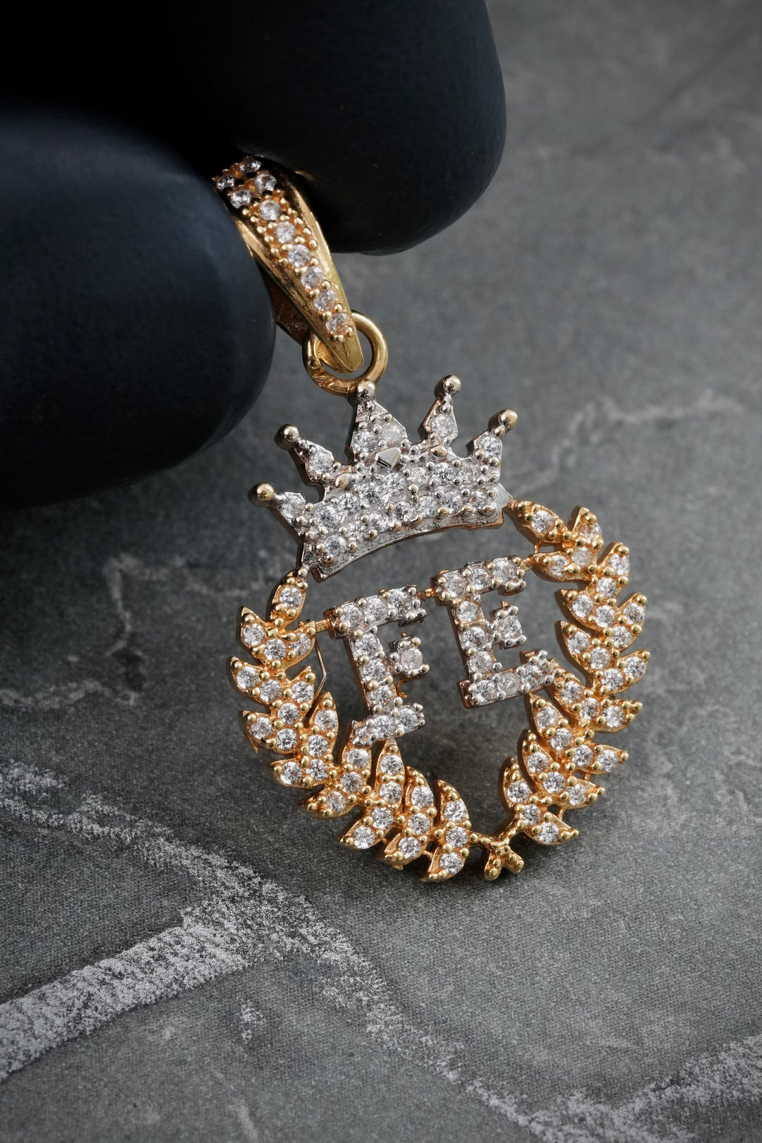 Dije Medalla De Fe Con Swarovski Blanco 5gr / Largo 3.5cm — Oro Amarillo