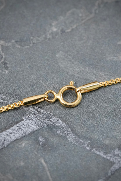 Cadena con Dije Corazon con 55pts de Esmeralda y 16pts de Diamantes 2.75gr / 45cm / 1mm — Oro Amarillo