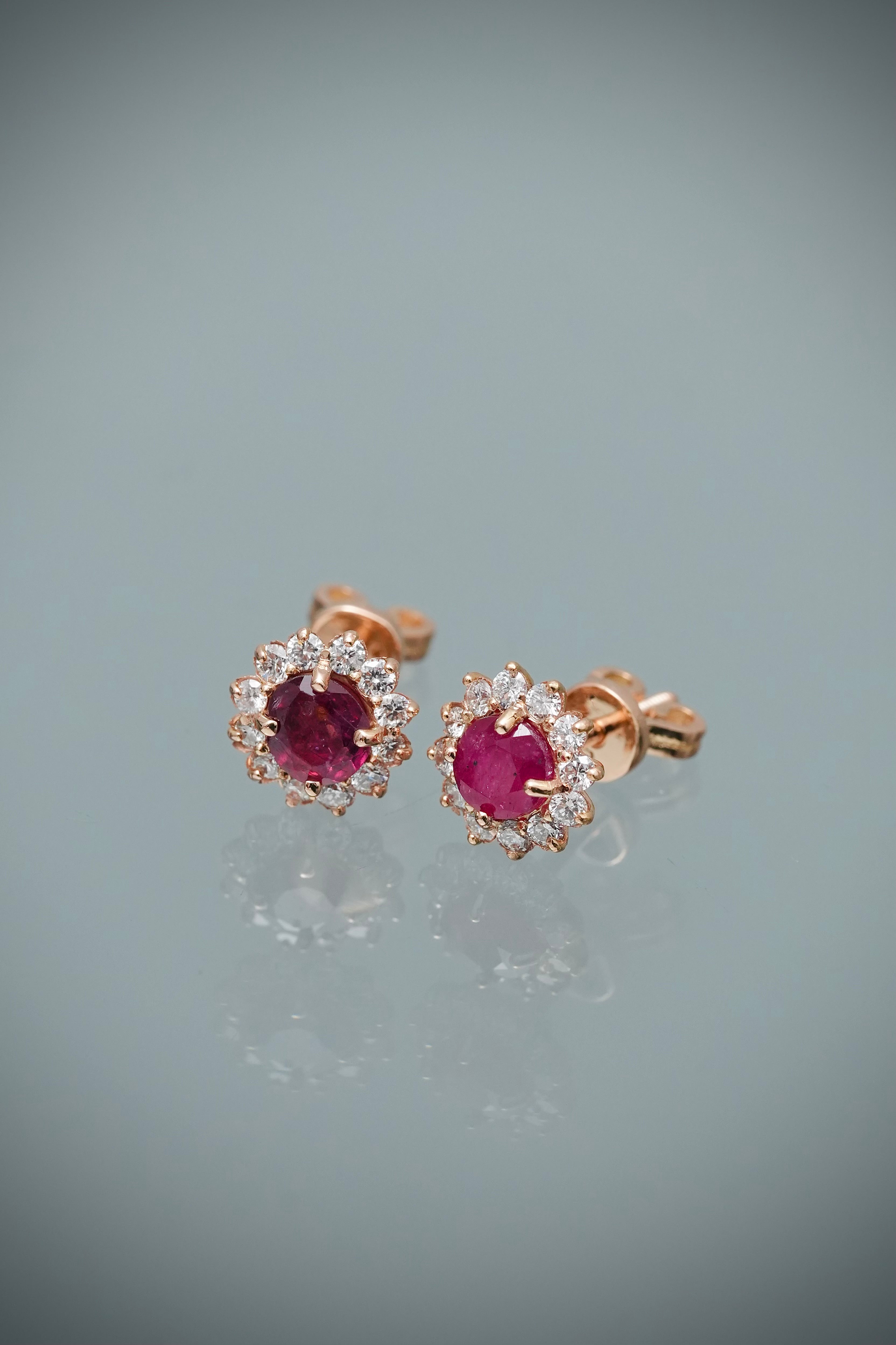 Topos con 81pts de Rubie y 34pts de Diamantes 2.2gr / 0.7cm / 7mm — Oro Rosado