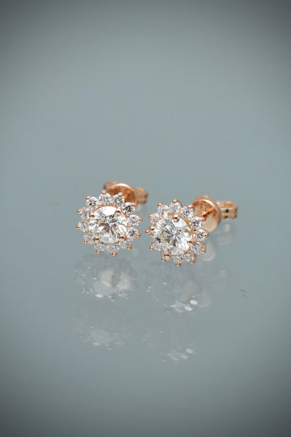 Topos con 72pts de diamante central y 34pts de diamantes laterales 2.25gr / Largo 0.8cm — Oro Rosado