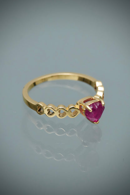 Solitario corazon con 40pts de rubie 2.15gr / TALLA 5 1/2 / Oro Amarillo (Joya) B