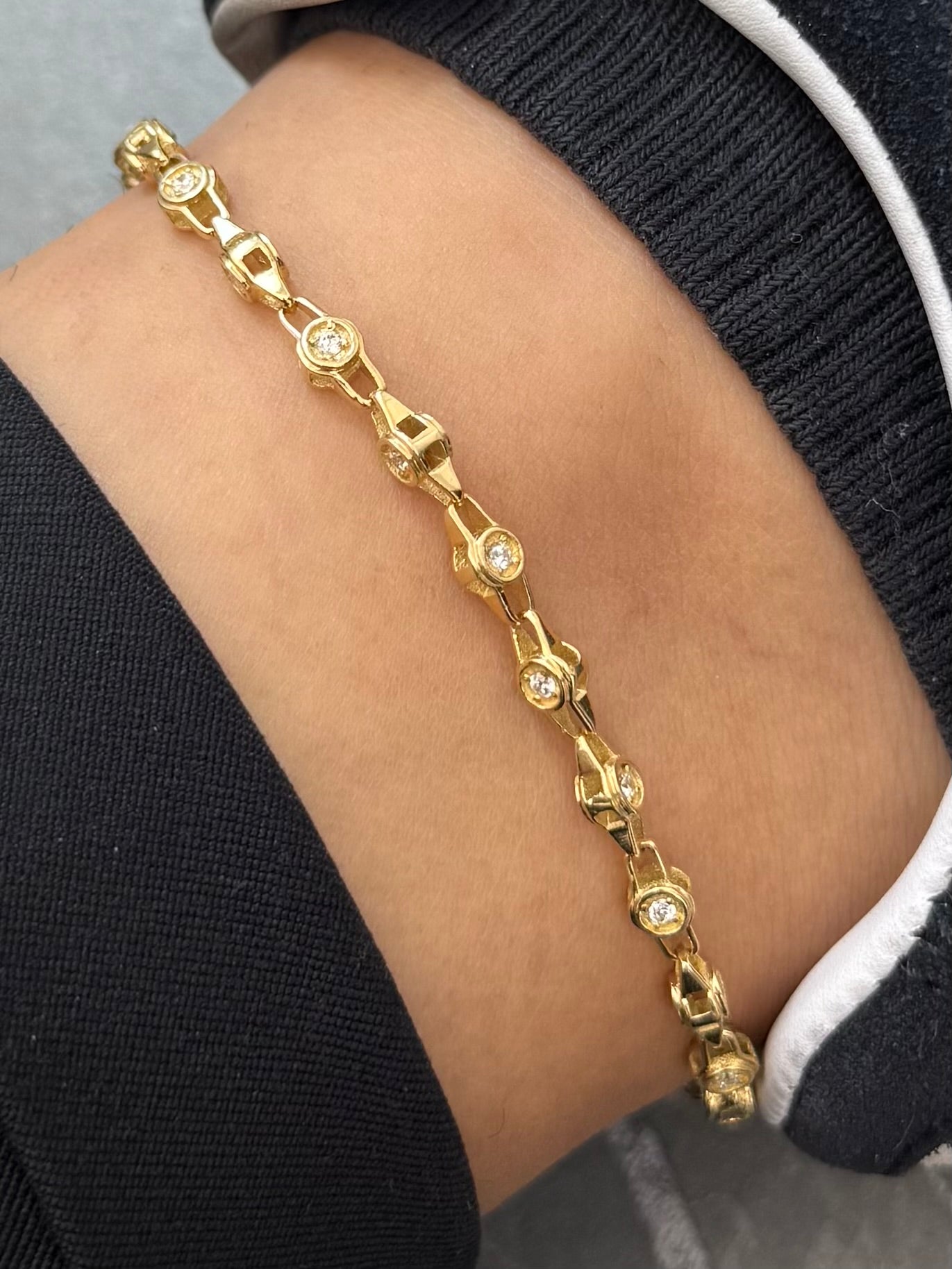 Tobillera Rustica con Swarovski Blanco 16.7gr / 33cm / 4.7mm — Oro Amarillo