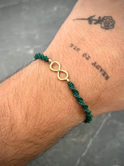 Pulsera en hilo verde con herraje infinito 0.5gr / Oro Amarillo (Joya) M