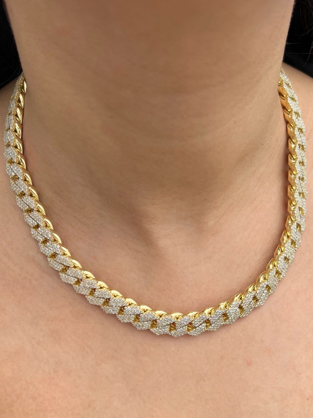 Cadena cubana con 1865pts de diamantes 243gr / Largo 45cm — Oro Amarillo