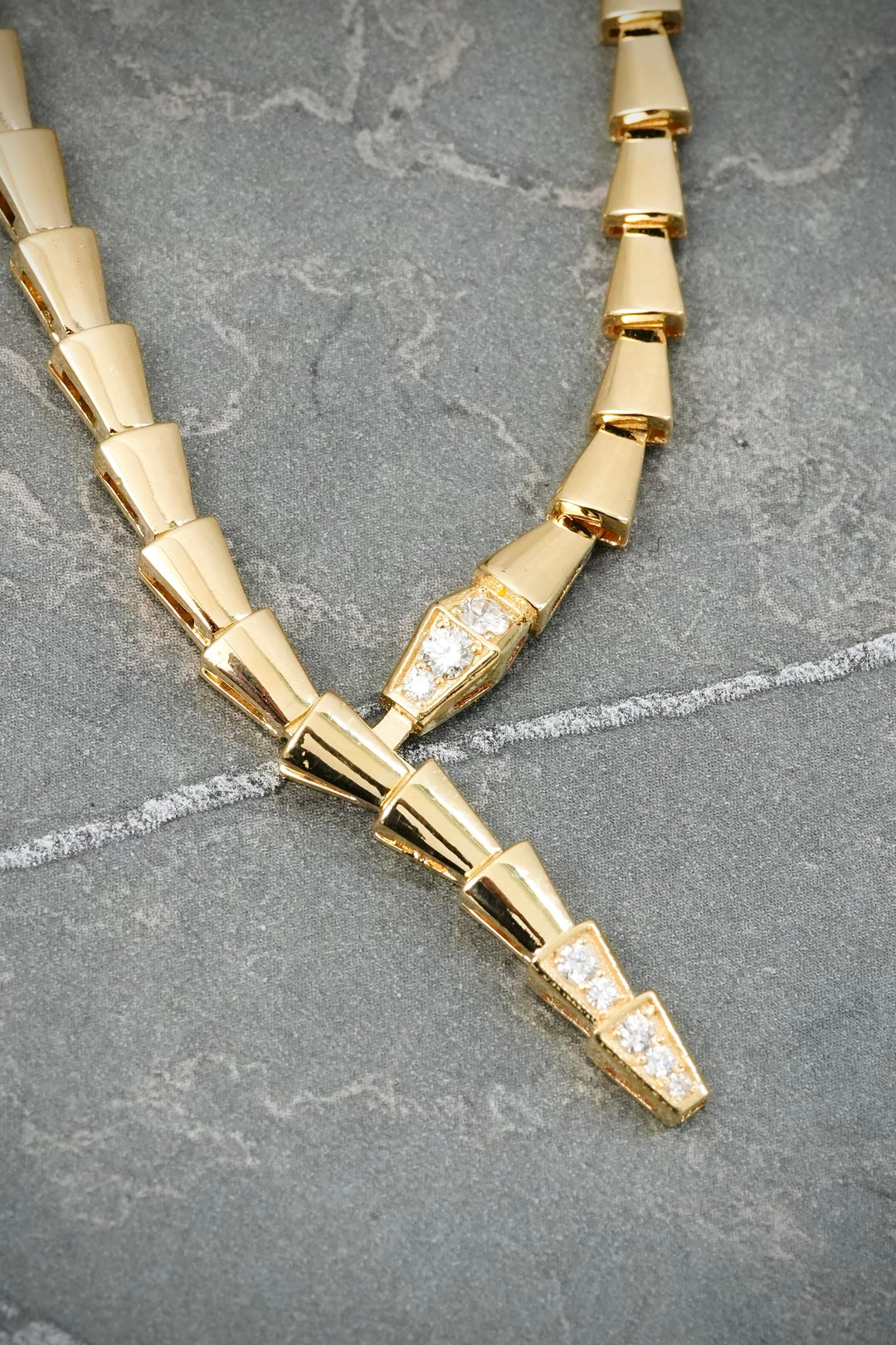 Cadena con 17pts de diamantes 45.75gr / Largo 50cm — Oro Amarillo
