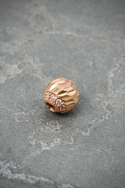 Herraje diamantado con swarovski blanco 1.45gr / Largo 0.7cm — Oro Rosado