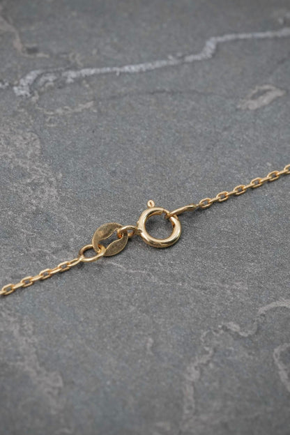 Cadena Aro Seguido con Dije Cruz 19pts de Esmeraldas 2.15gr / 50cm / 1mm — Oro Amarillo