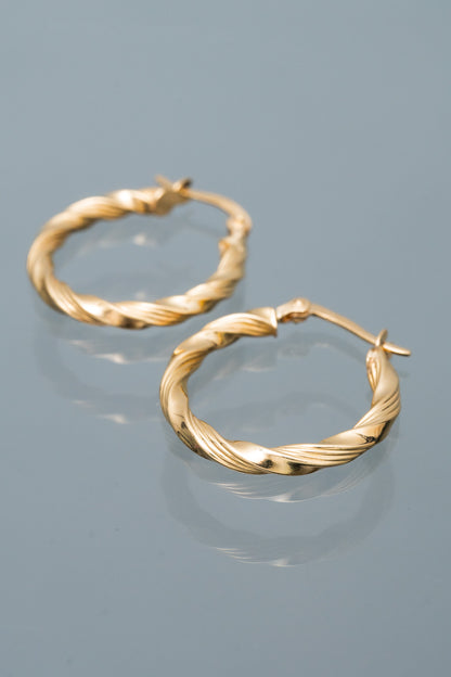Candongas entorchadas con lineas 2.05gr / Largo 2.3cm — Oro Amarillo