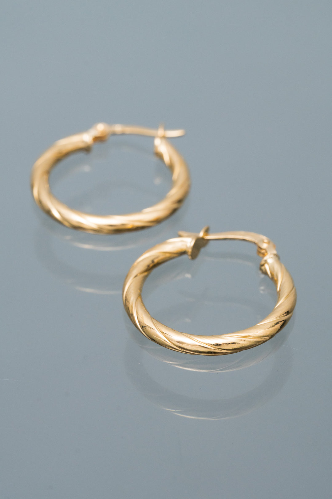 Candongas semi entorchadas 1.9gr / Largo 2.3cm — Oro Amarillo