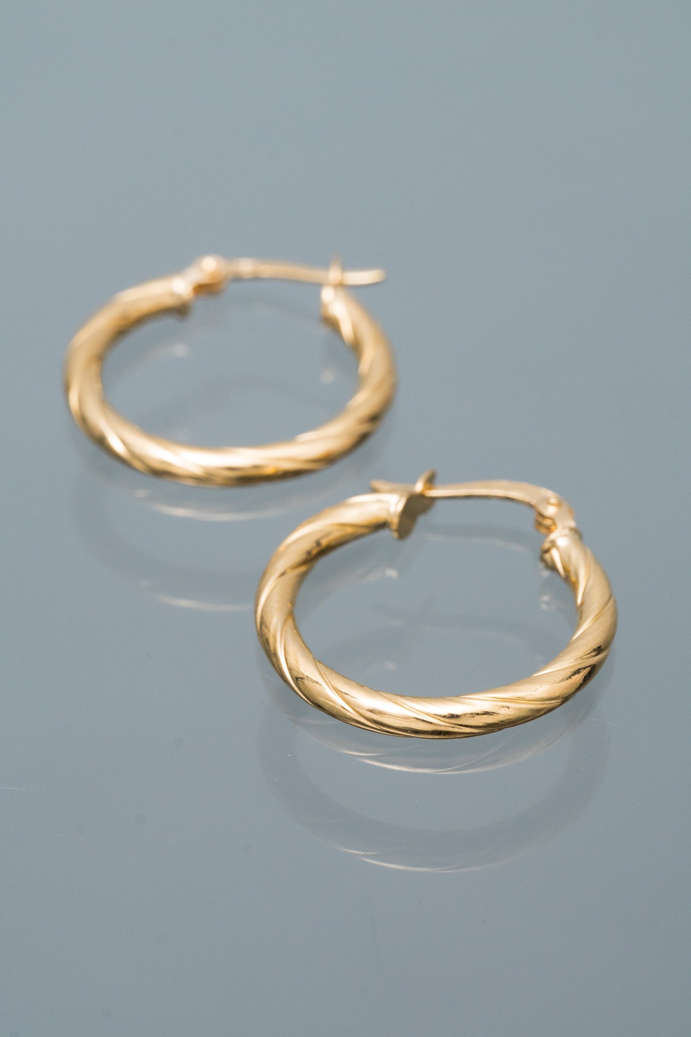 Candongas semi entorchadas 1.9gr / Largo 2.3cm — Oro Amarillo