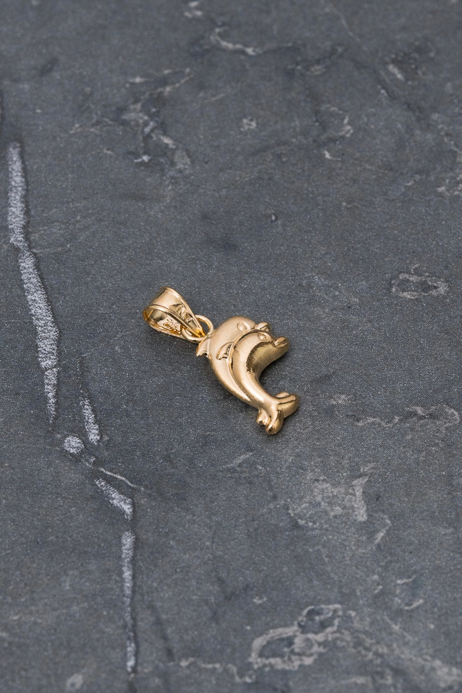 Dije delfin 0.55gr / Largo 2.0cm — Oro Amarillo