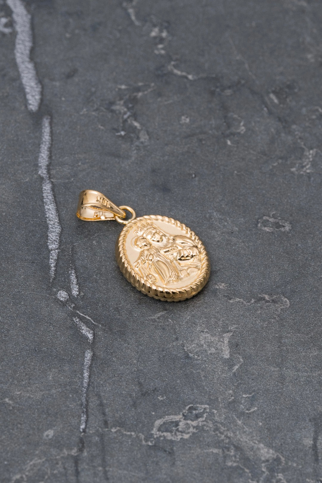 Dije virgen del carmen 1.55gr / Largo 3.0cm — Oro Amarillo