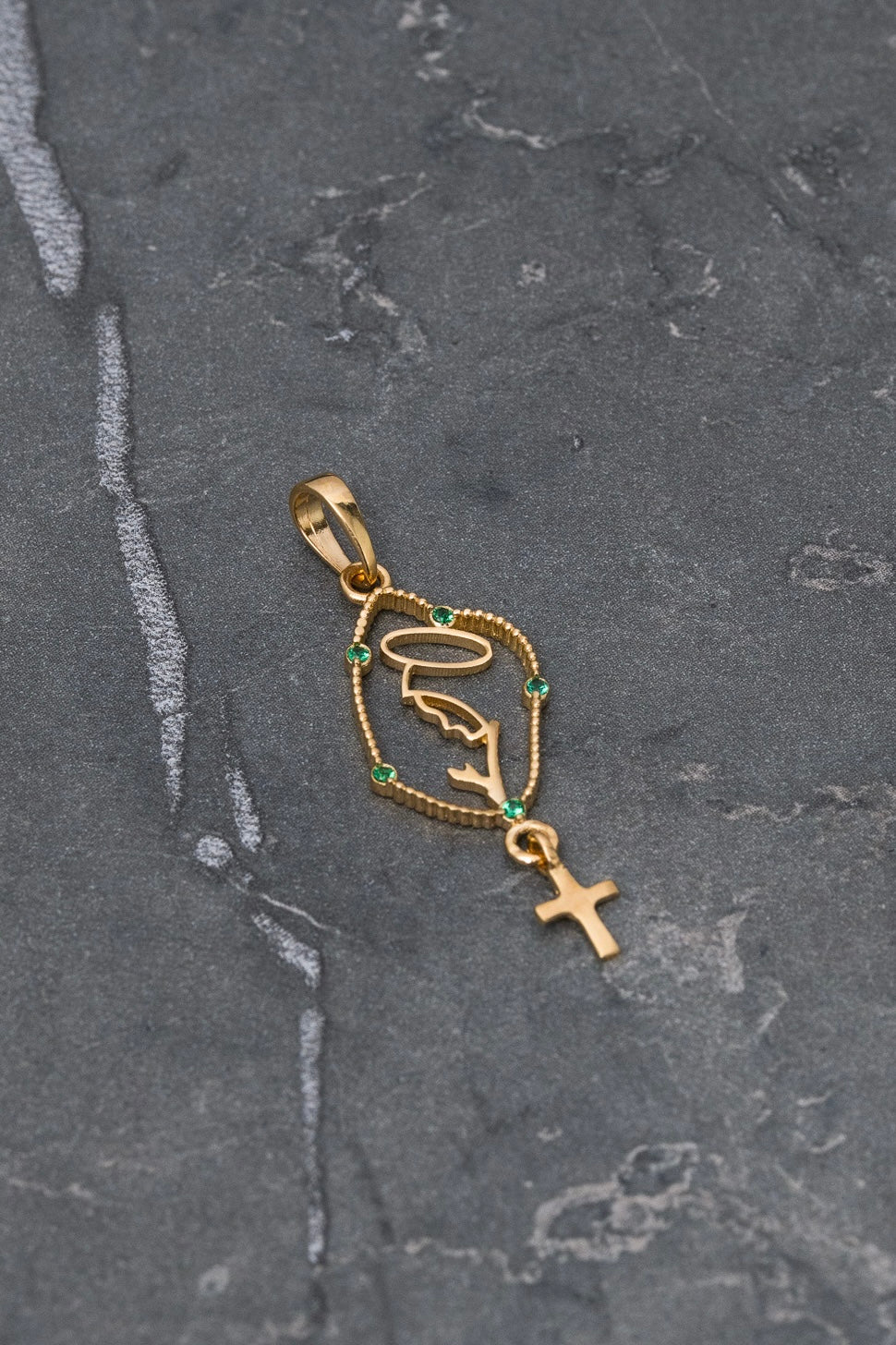 Dije virgen de guadalupe con swarovski verde 1.2gr / Largo 3.5cm / Oro Amarillo Nac P