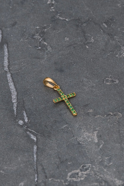 Dije cruz con swarovski verde 0.6gr / Largo 2.0 cm / Oro Amarillo Nac P