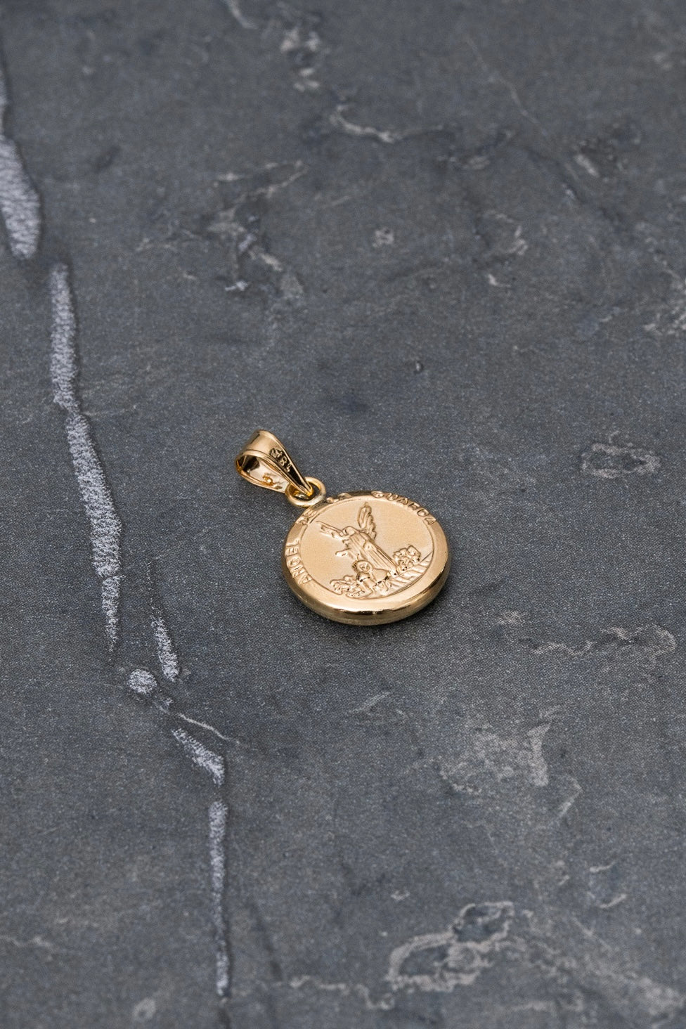 Dije angel de la guarda 0.7gr / Largo 2.0cm / Oro Amarillo Nac P