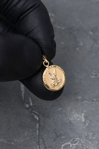 Dije angel de la guarda 0.7gr / Largo 2.0cm — Oro Amarillo