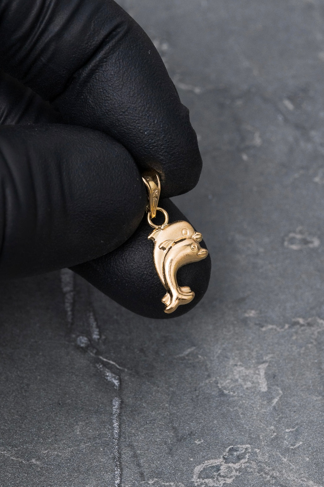 Dije delfin 0.55gr / Largo 2.0cm — Oro Amarillo