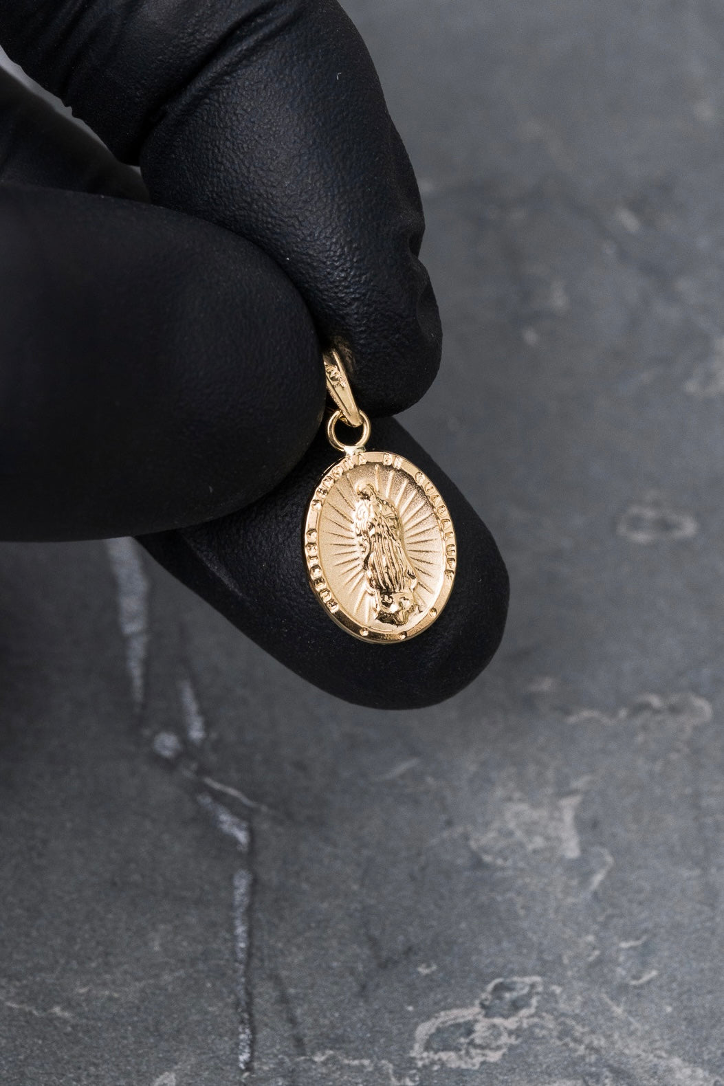 Dije virgen de guadalupe 0.65gr / Largo 2.0cm — Oro Amarillo