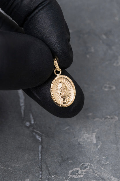 Dije virgen de guadalupe 0.65gr / Largo 2.0cm — Oro Amarillo